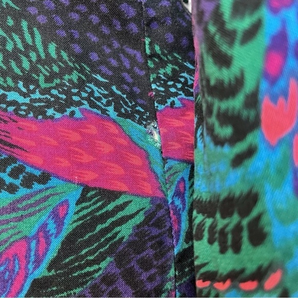 Vtg 80s TanJay Animal Abstract Tie Bow Buttoned Top Purple Pink Blue Size 8 - Picture 6 of 9